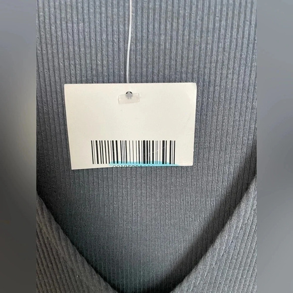 Forever 21 Ribbed V-Neck Cut-Out
Lightweight Sweater Dress Women’s size Small - Picture 7 of 11